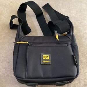 NWOT Ruggard Streak 15 camera case
